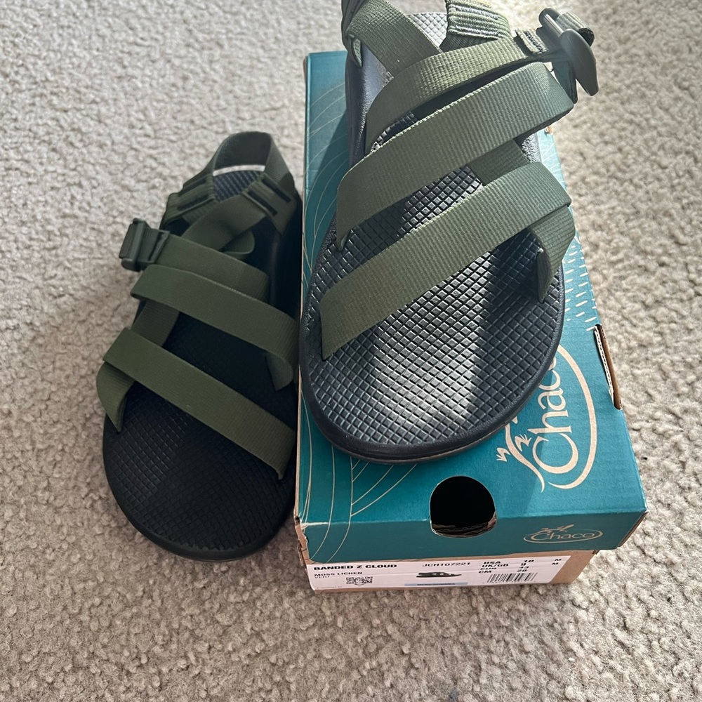 BRAND NEW size 10 chacos